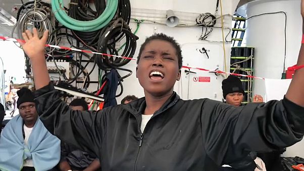 Aquarius a poucas horas de atracar no porto de Valência Aquarius a poucas horas de atracar no porto de Valência