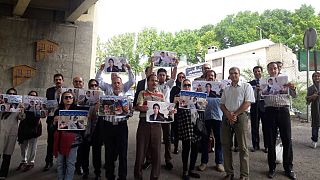 تجمع در مقابل زندان اوین تهران