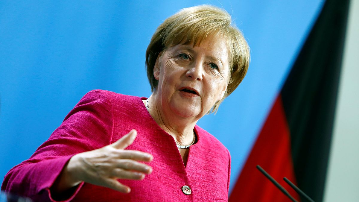 Mülteci krizi Merkel'in 14 yıllık iktidarını sona mı erdirecek?