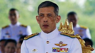 Tayland Kralı, kraliyete ait tüm mülkün tapusunu üzerine aldı
