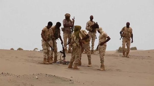 التحالف بقيادة السعودية يشن ضربات جوية على مطار الحديدة اليمني التحالف بقيادة السعودية يشن ضربات جوية على مطار الحديدة اليمني