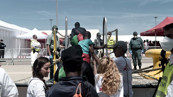 Chegaram a Valência as 360 pessoas resgatadas no Mediterrâneo Chegaram a Valência as 360 pessoas resgatadas no Mediterrâneo