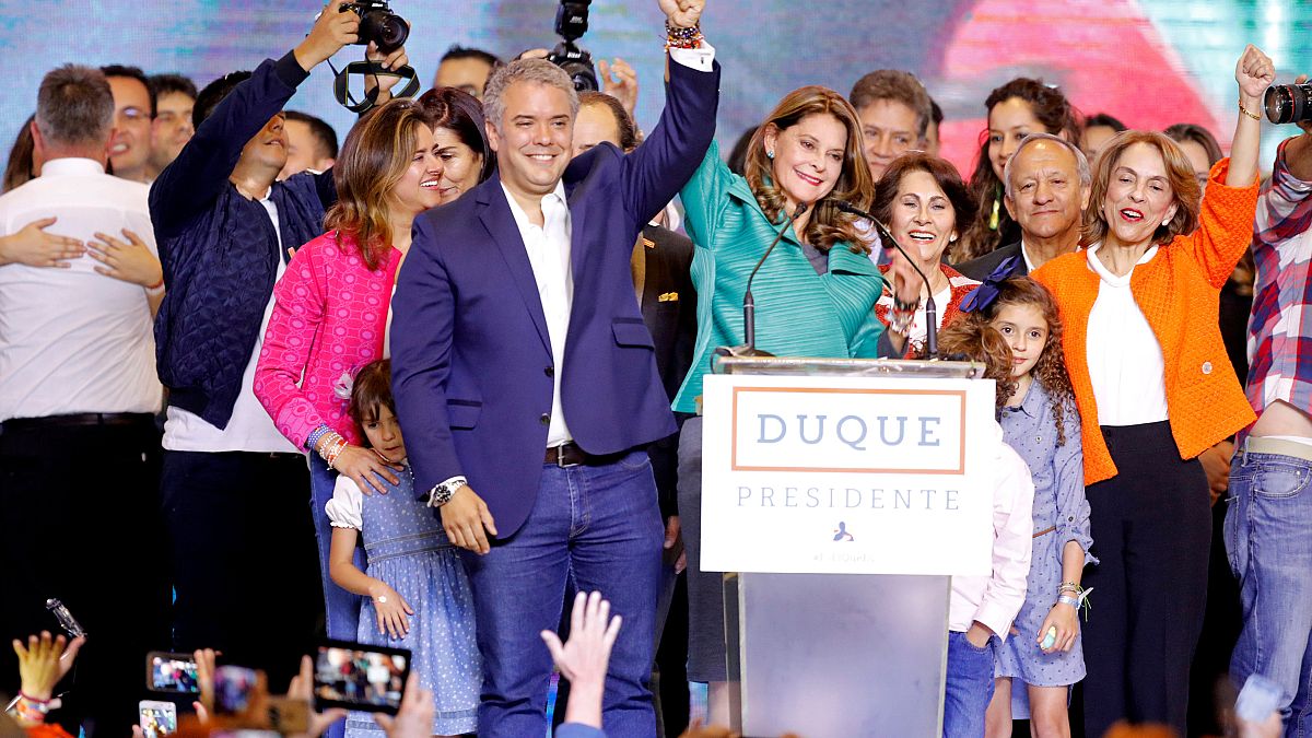 فوز المرشح اليميني إيفان دوكي برئاسة كولومبيا 