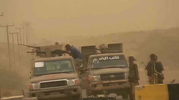 Yemen, conflitto infinito: popolazione in fuga dai bombardamenti Yemen, conflitto infinito: popolazione in fuga dai bombardamenti