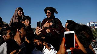 طالبان: اعضای ما که با مقامات دولتی سلفی گرفته‌اند مجازات می‌شوند