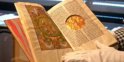 مخطوطة قروسطية تجلب أكثر من 4 مليون يورو في مزاد فرنسي