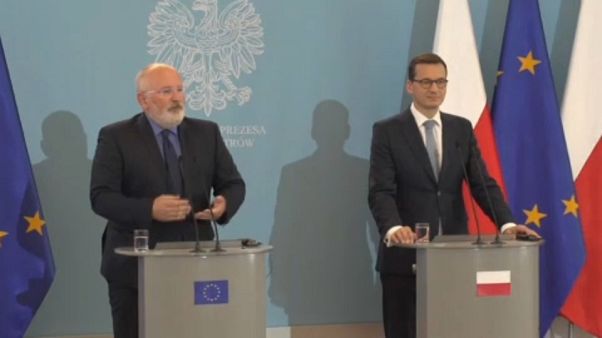 ЕС ещё говорит с Польшей по-хорошему ЕС ещё говорит с Польшей по-хорошему