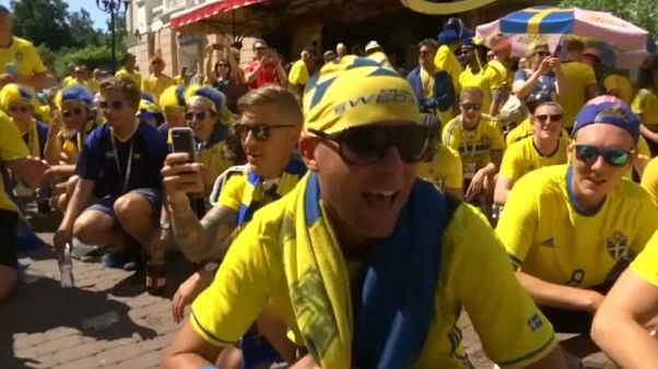 Mondiali, la festa dei tifosi svedesi Mondiali, la festa dei tifosi svedesi