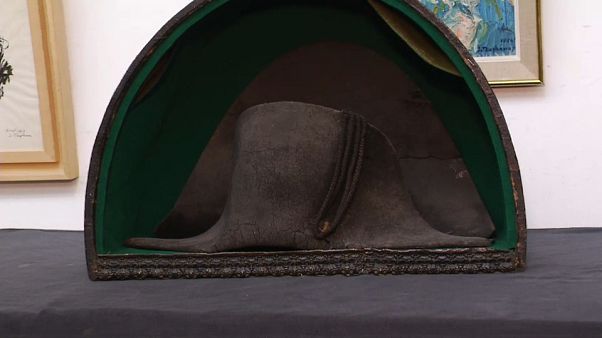 Le bicorne de Napoléon à Waterloo vendu pour 350 000 euros Le bicorne de Napoléon à Waterloo vendu pour 350 000 euros