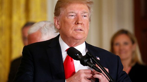 Trump justifica detenção de crianças com "crise migratória na Europa" Trump justifica detenção de crianças com "crise migratória na Europa"