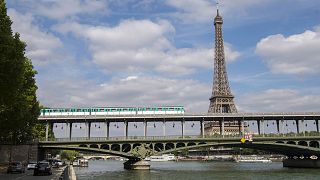 Ένα μωρό γεννήθηκε σε τρένο στην καρδιά του Παρισιού