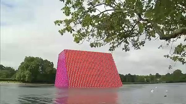 Javacheff'in son sanat eseri Hyde Park'ta Javacheff'in son sanat eseri Hyde Park'ta