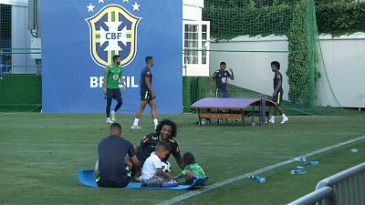 Brasilien absolviert leichtes Training im Kreis der Familie nach WM-Auftakt