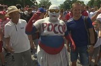 مشجعون سينغاليون وبولنديون يجتاحون الساحة الحمراء