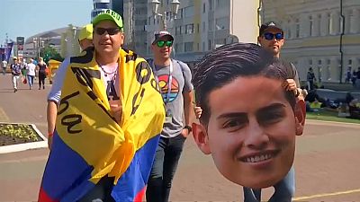 مشجعو المنتخب الكولومبي يساندون لاعبيهم على أنغام السالسا