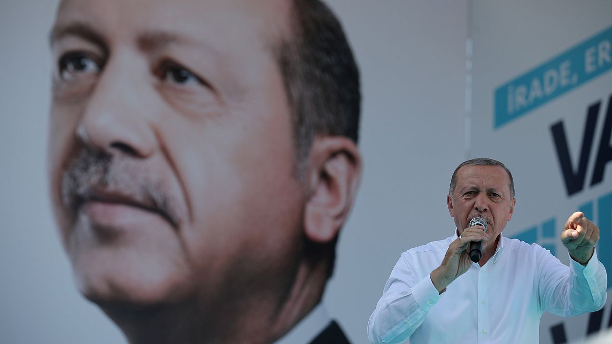 Mindent bevet Erdogan a választás hajrájában