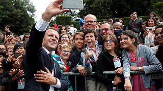 "Uramnak szólítasz, érted?" - leckéztetett egy tinédzsert Macron
