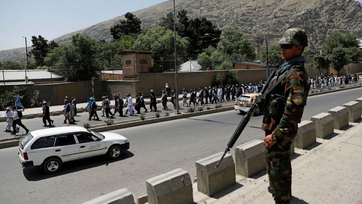 Afganistan'da Taliban saldırısı: En az 30 asker öldü