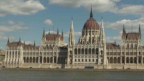 La legge Stop Soros e l'Ungheria apre i tribunali speciali La legge Stop Soros e l'Ungheria apre i tribunali speciali