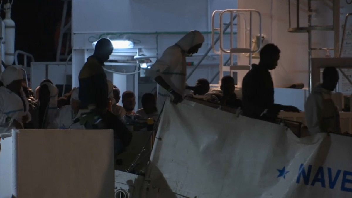 Mais de 500 migrantes desembarcaram na Sicília
