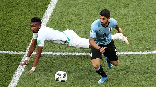 Uruguay vence a Arabia Saudí y pasa a octavos de final Uruguay vence a Arabia Saudí y pasa a octavos de final