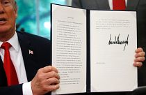 Trump kaçak göçmenleri çocuklarından ayıran 'sıfır tolerans' politikasında geri adım attı