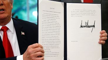 Trump suspende separação das famílias na fronteira