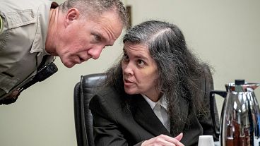 عشرات الاتهامات لوالدين في قضية "تعذيب وتجويع 13 شقيقا وشقيقة" بأميركا