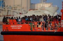 Avramopoulos contra "Guantánamo para migrantes"