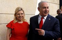 Mulher de Benjamin Netanyahu acusada de fraude