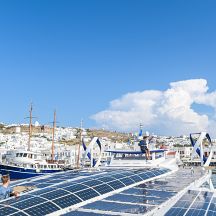 Το Energy Observer στο λιμάνι της Μυκόνου