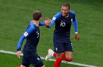 Mbappé apura França para os 'oitavos' do Mundial