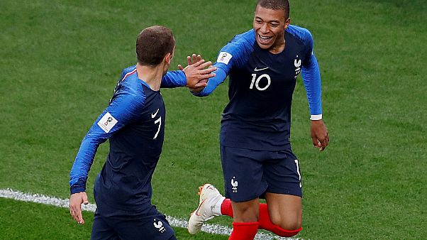 Mbappé apura França para os 'oitavos' do Mundial Mbappé apura França para os 'oitavos' do Mundial