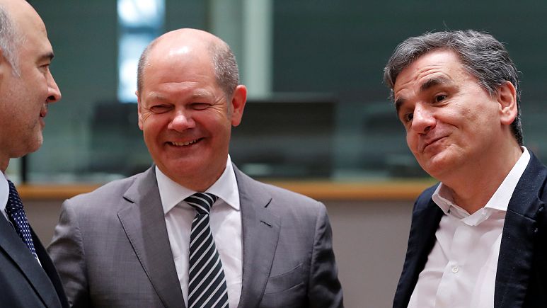 Dívida grega ensombra recomeço pós resgate