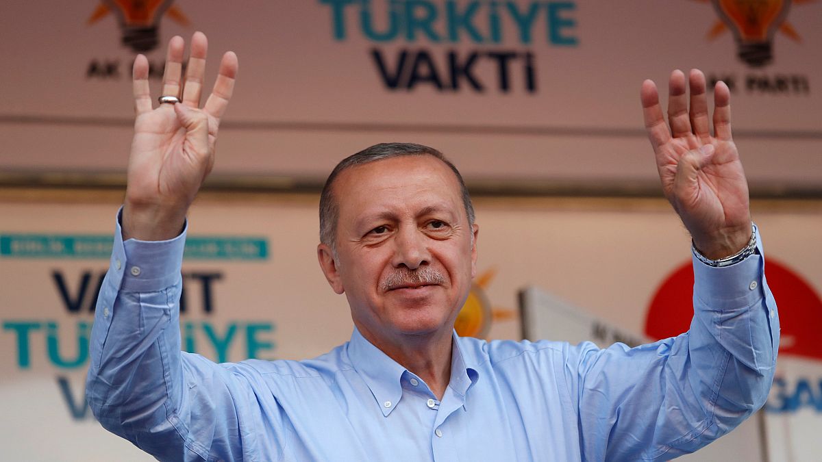 إردوغان يقول إنه سيخفض عدد الوزارات في حال فوزه في الانتخابات 