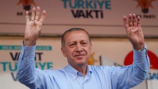 إردوغان يقول إنه سيخفض عدد الوزارات في حال فوزه في الانتخابات