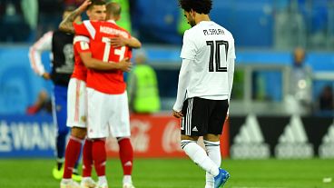 مصر تلجأ لفيفا بسبب التحكيم في مباراة روسيا