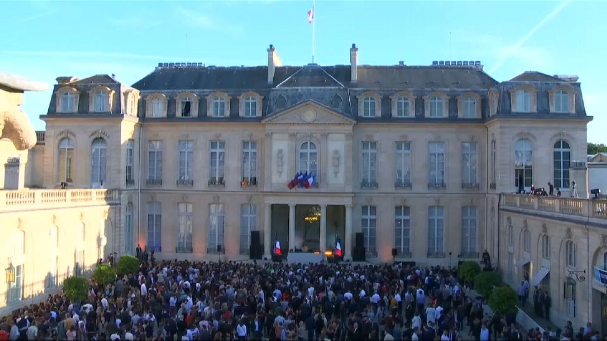 Cumhurbaşkanı Macron'a kızan işçiler Elysee Sarayı'nın gazını kesti
