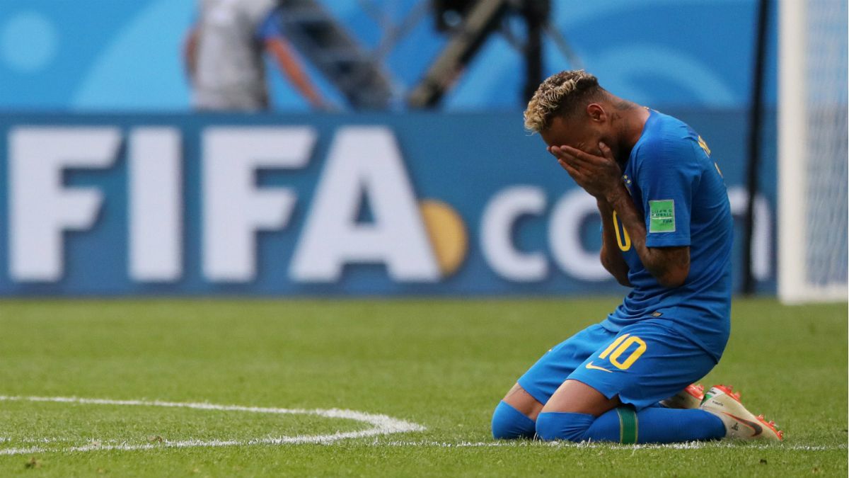 Neymar não evitou as lágrimas no final do jogo em São Petersburgo