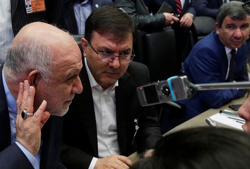 بیژن نامدار زنگنه در اجلاس اوپک در وین به پرسش‌های خبرنگاران پاسخ می‌دهد