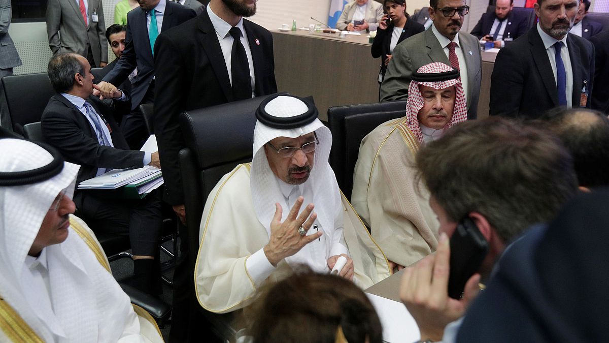 OPEC'ten petrol üretimini arttırma kararı 