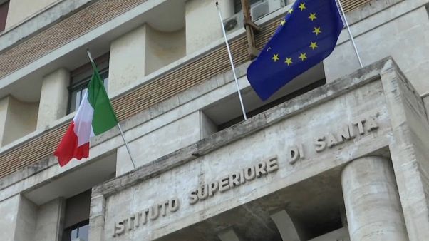 Salvini interviene anche sui vaccini "Dieci vaccini sono inutili e in parecchi casi sono pericolosi" Salvini interviene anche sui vaccini "Dieci vaccini sono inutili e in parecchi casi sono pericolosi"