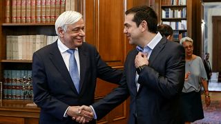 Grèce : la promesse d'Alexis Tsipras (de porter une cravate)
