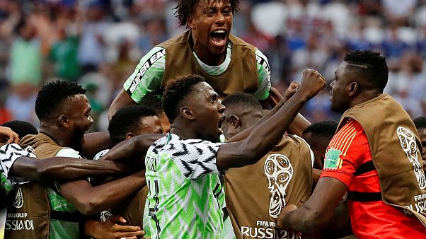 Nigéria vence Islãndia por 2-0 Nigéria vence Islãndia por 2-0