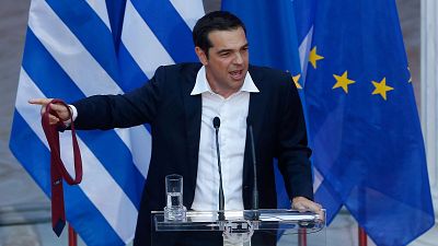 Кризис пройден: Ципрасу пришлось надеть галстук