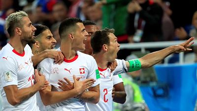 Suiza remonta ante Serbia en el minuto 90
