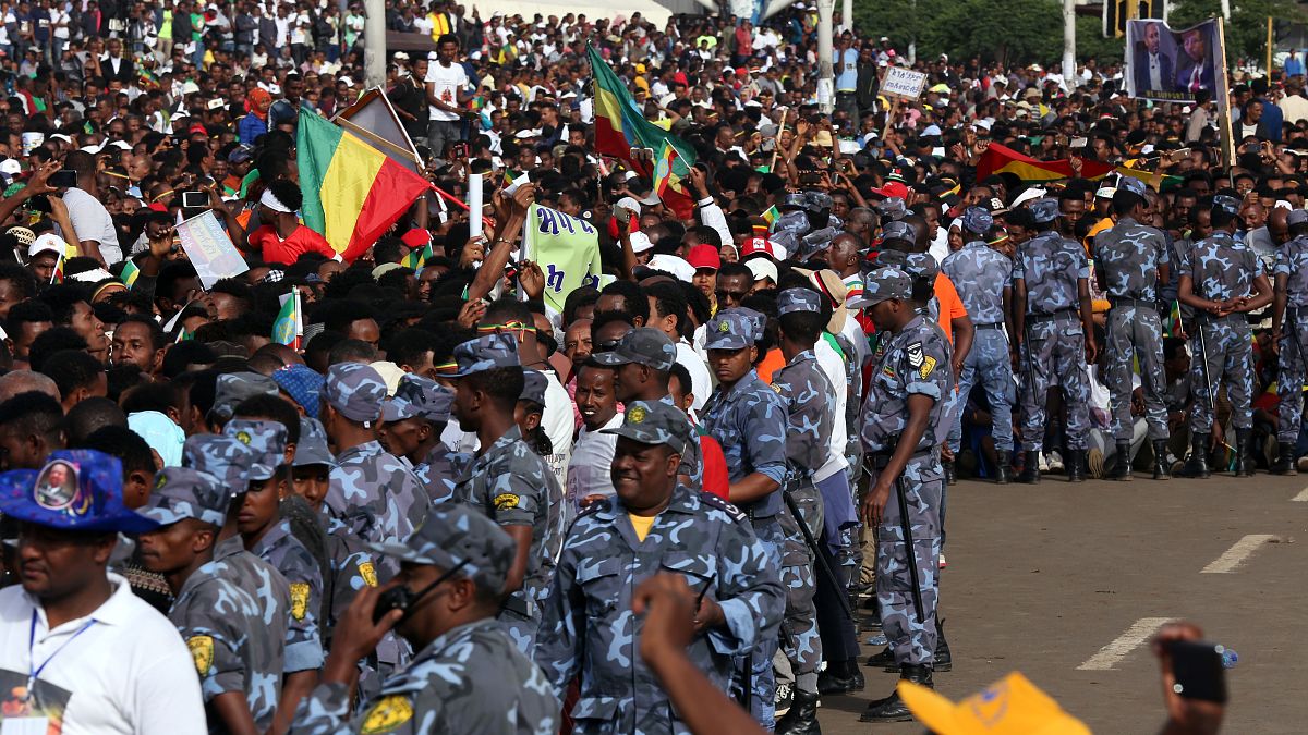 Etiyopya'da Başbakan Ahmed'in mitingine saldırı