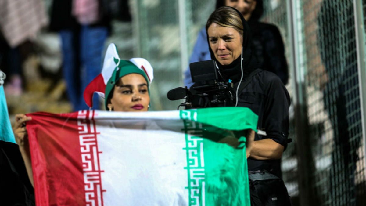 زنان ایرانی در استادیوم آزادی تهران