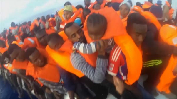 O Lifeline é mais uma embarcação sem rumo no Mediterrâneo O Lifeline é mais uma embarcação sem rumo no Mediterrâneo