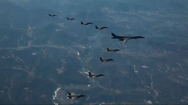 EUA e Coreia do Sul suspendem treinos militares conjuntos EUA e Coreia do Sul suspendem treinos militares conjuntos